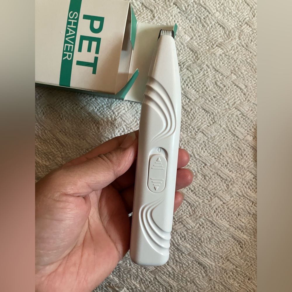 White Pet Paw Shaver - New in box